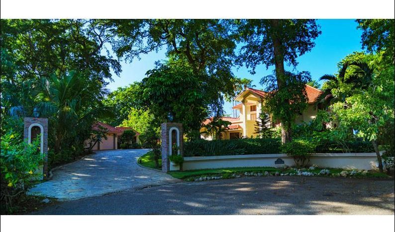 Caharete home for sale