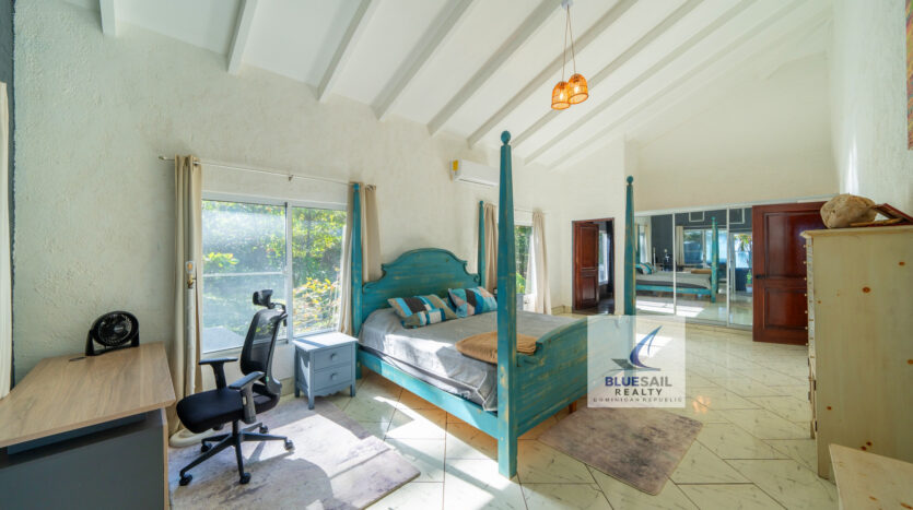 OCEANFRONT LUXURY 4-BEDROOM VILLA IN CABARETE