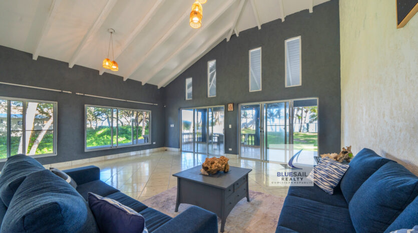 OCEANFRONT LUXURY 4-BEDROOM VILLA IN CABARETE