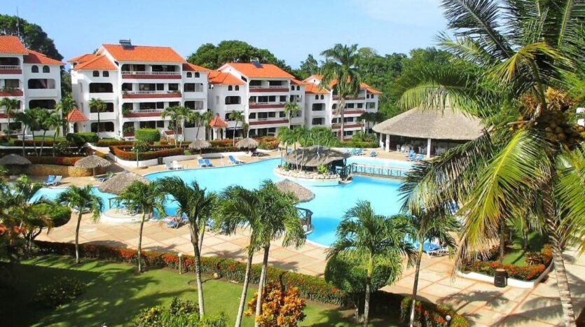 CONDO FOR SALE IN SOSUA ONSITE POOL AND RESTAURANT